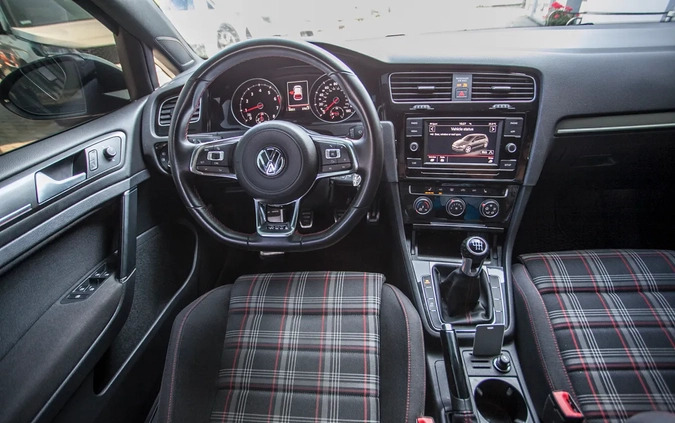 Volkswagen Golf cena 69900 przebieg: 48000, rok produkcji 2018 z Piaseczno małe 191